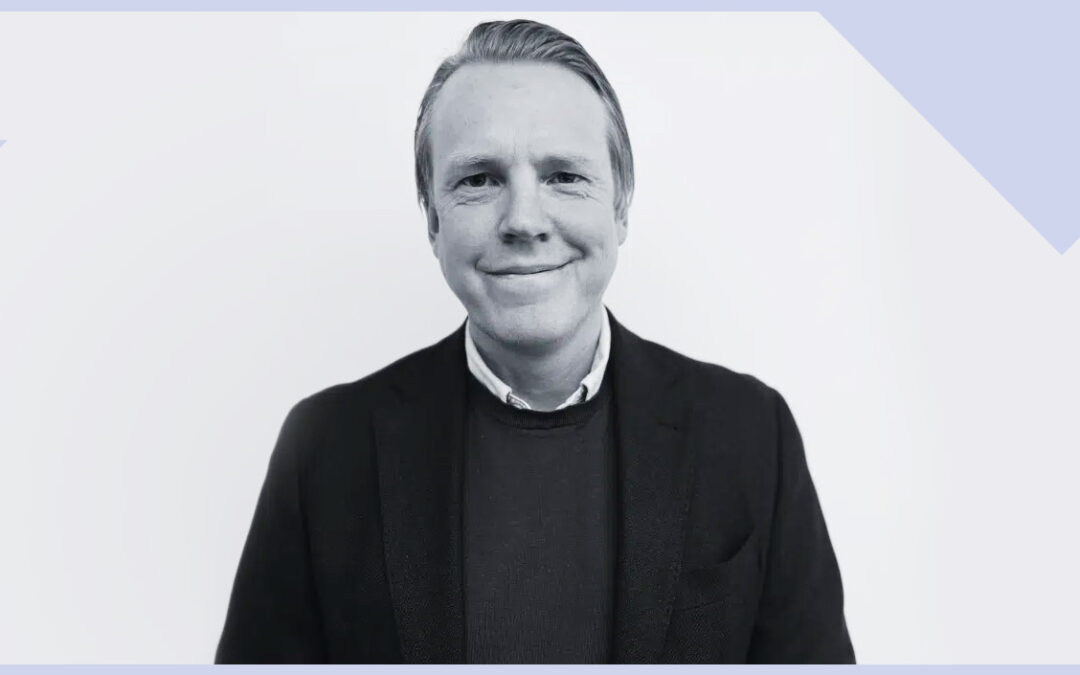 ”Annonsörer, bryr ni er bara om effekt eller vill ni stötta svensk demokrati?”